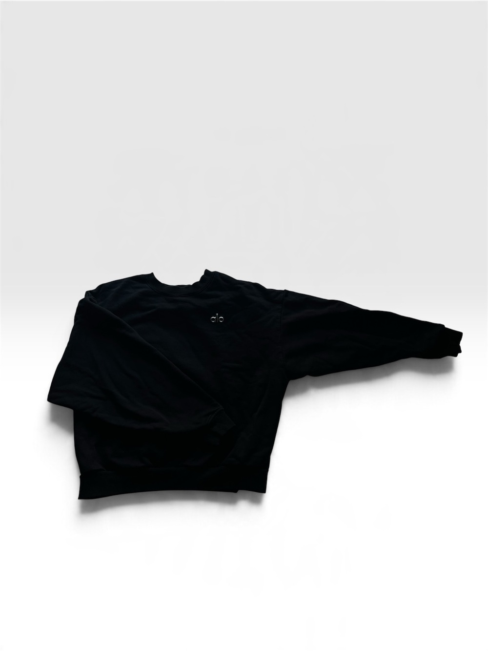 ALO Yoga women Black Crewneck Pullover with Subtle Logo SMALL - Picture 2 of 7